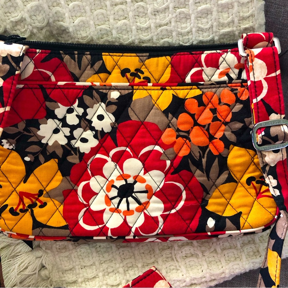 Like New Vera Bradley Bittersweet Shoulder Bag